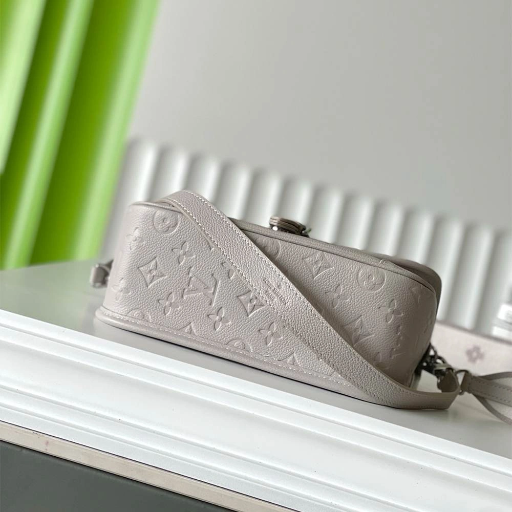Stylish LV Diane 38