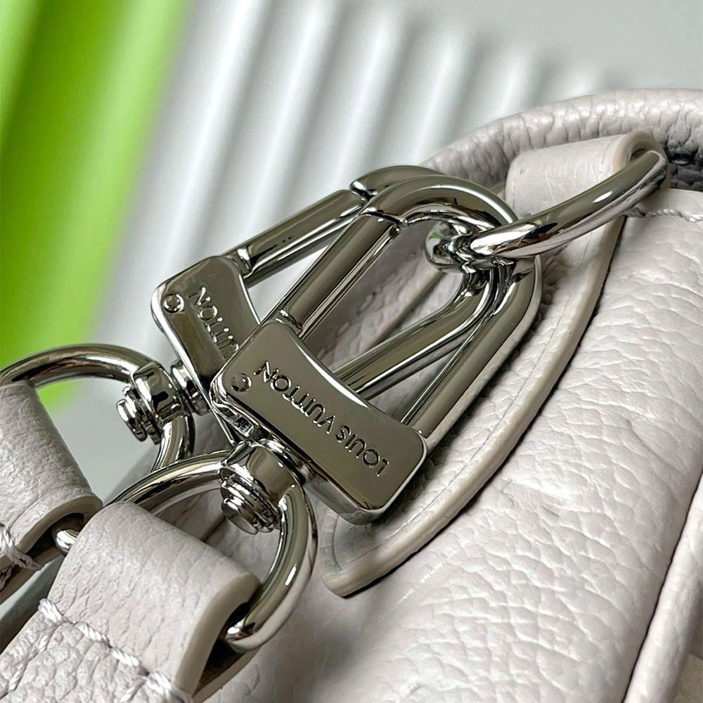Stylish LV Diane 38