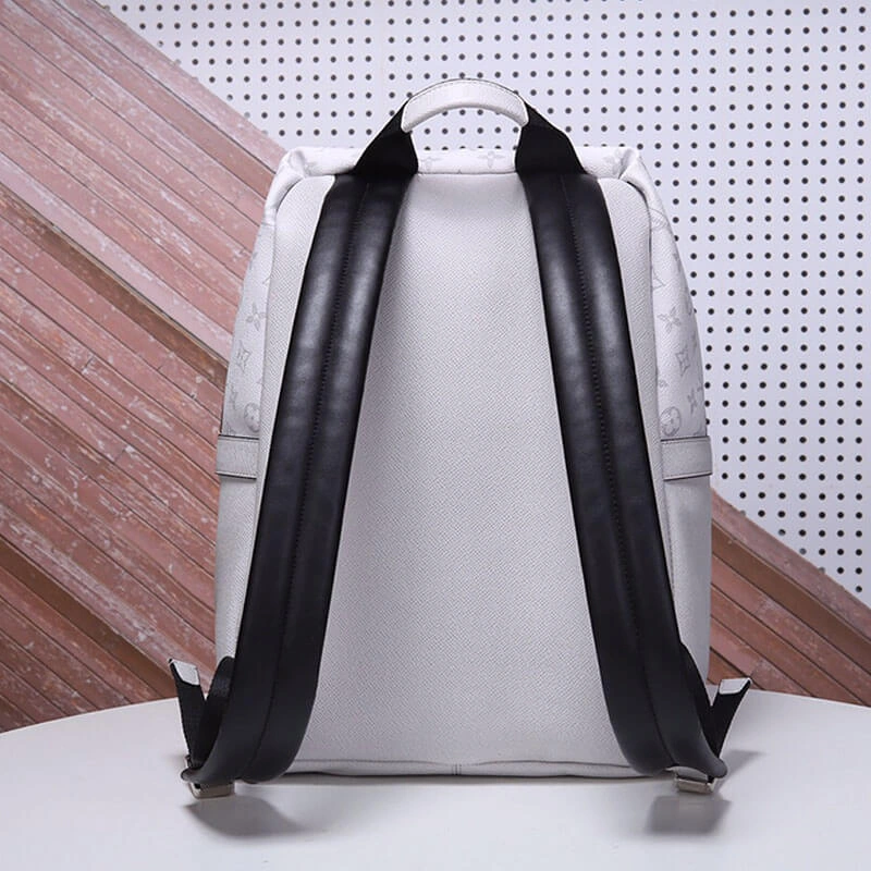 LV Discovery Backpack PM Sophisticated 821