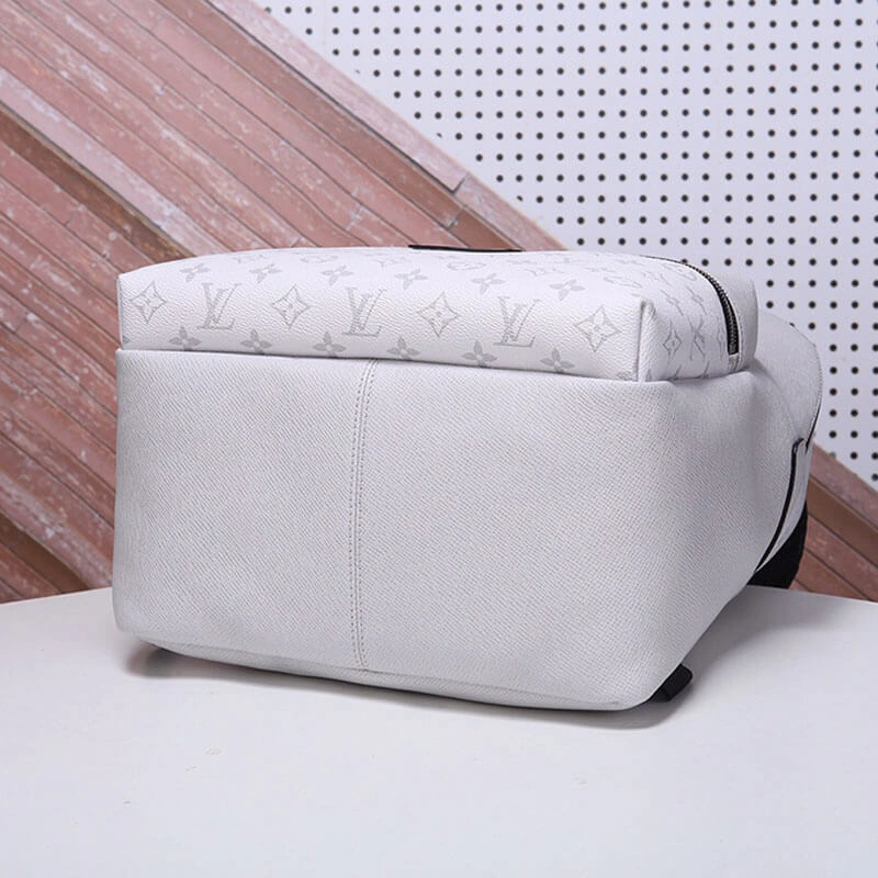 LV Discovery Backpack PM Sophisticated 821