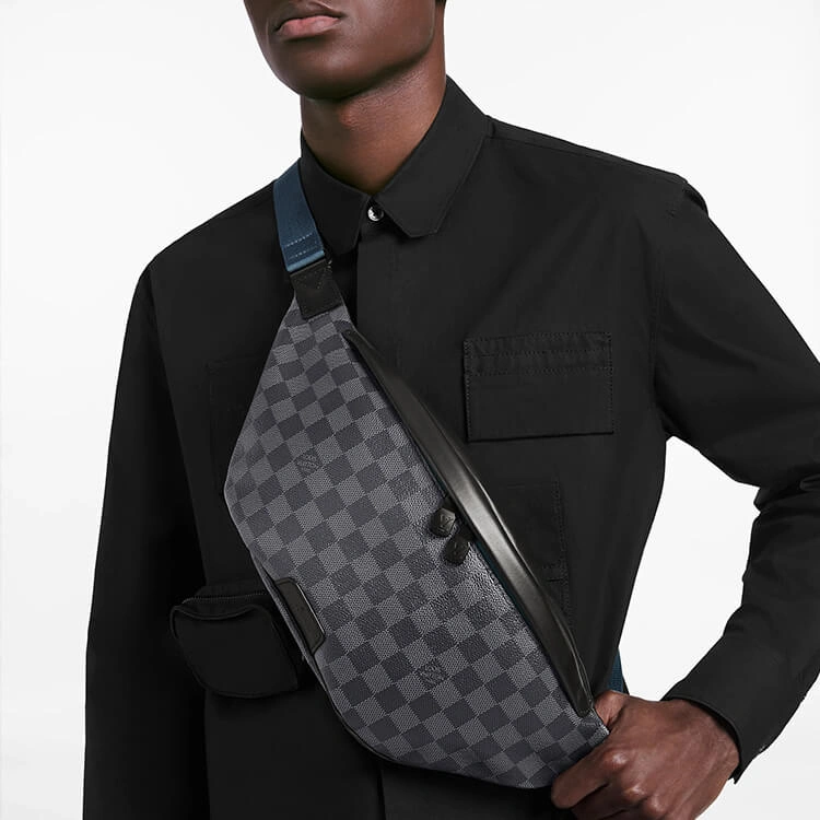 LV Discovery Bumbag Trendsetting 874