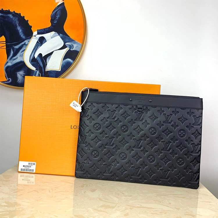 Sophisticated LV Discovery Pochette 896