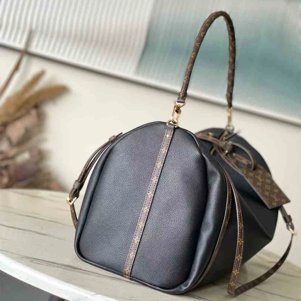 Minimalist LV Express GM 138