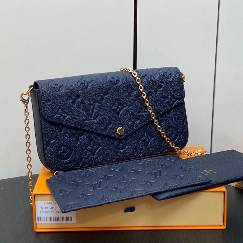 TravelReady LV Felicie Pochette 490