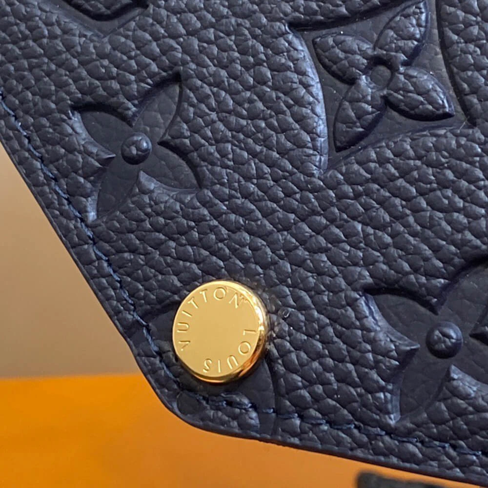 TravelReady LV Felicie Pochette 490