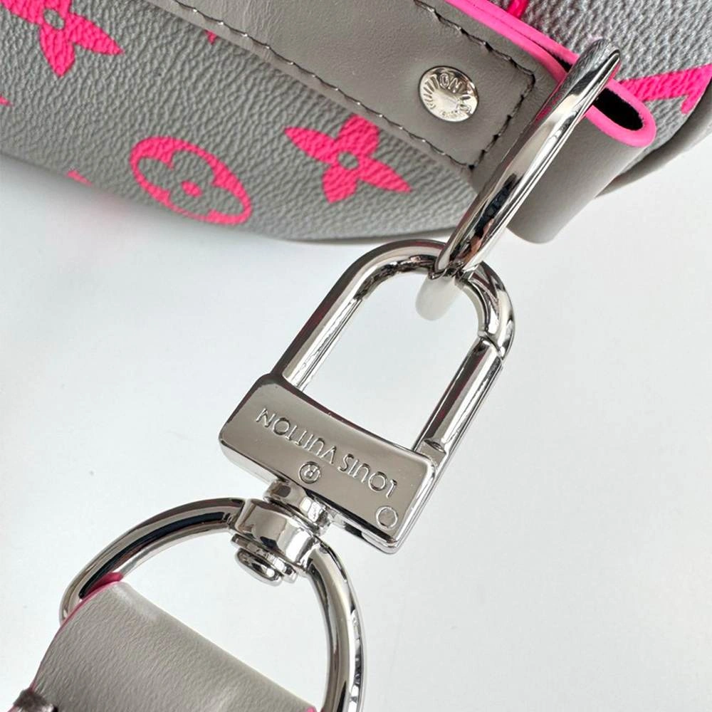 LV Keepall Bandoulière Snug 98
