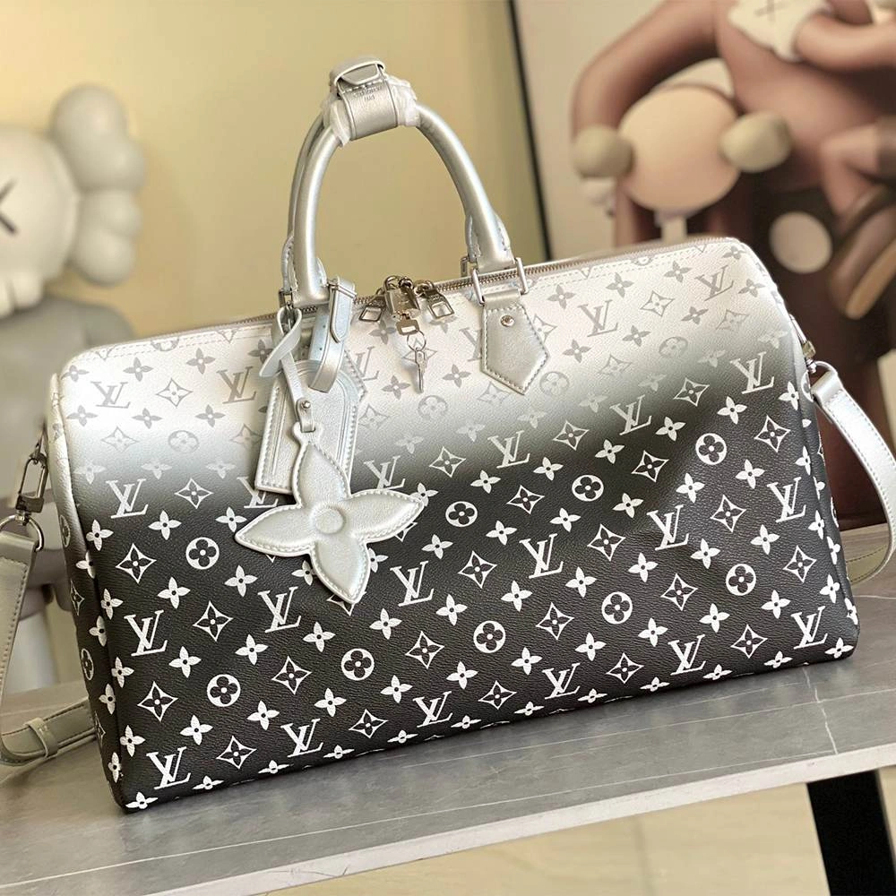 LV Keepall Bandoulière RelaxedFit 10