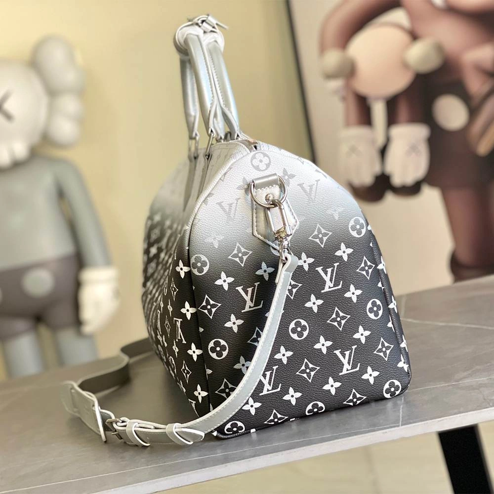 LV Keepall Bandoulière RelaxedFit 10