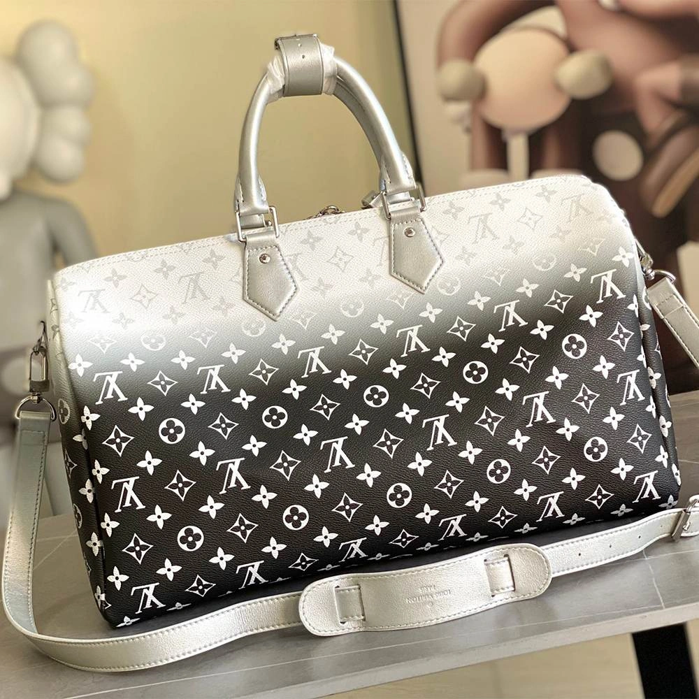 LV Keepall Bandoulière RelaxedFit 10