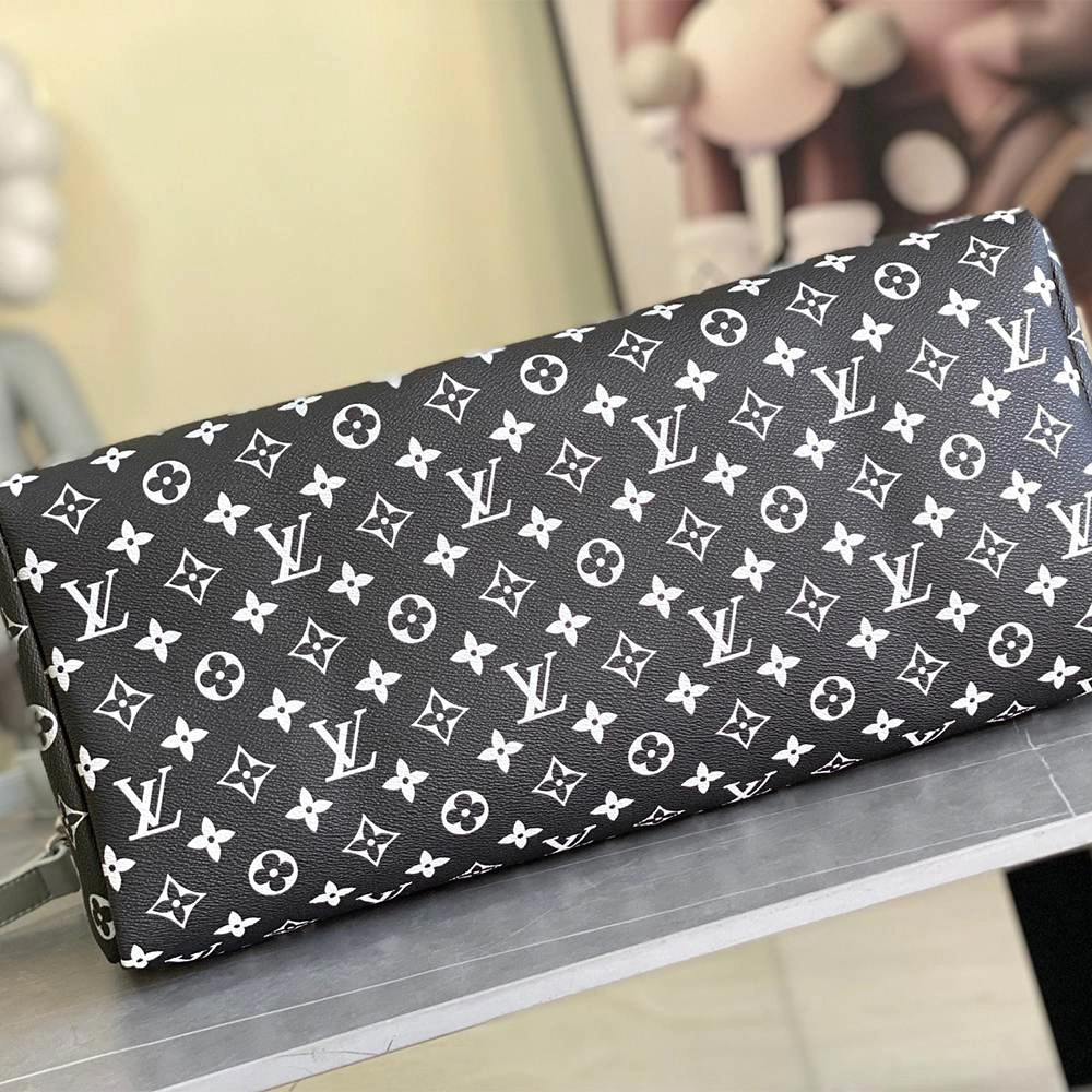 LV Keepall Bandoulière RelaxedFit 10