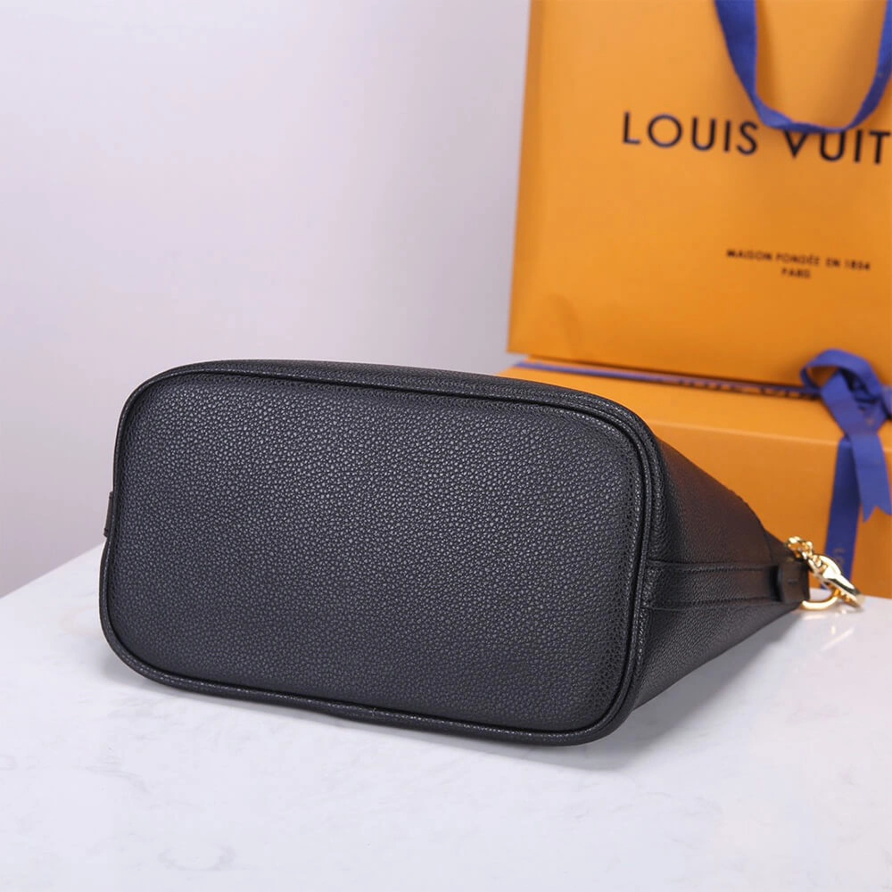 LV Lock and Walk Packable 168