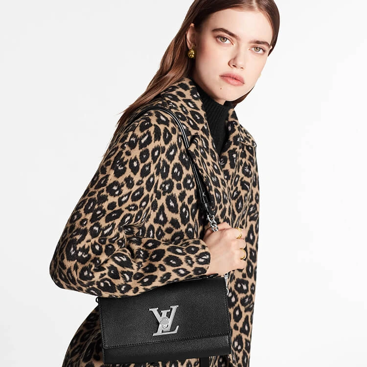 LV Lockme Clutch Purse Bold 868