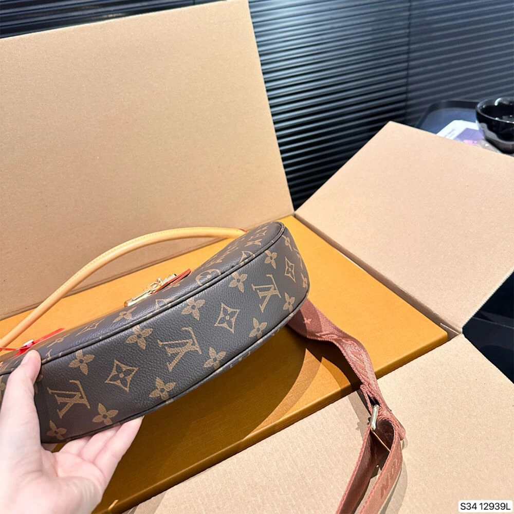 LV Looping FashionForward 540