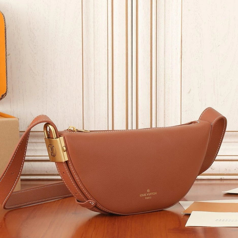 Stretchable LV Low Key Bumbag 507