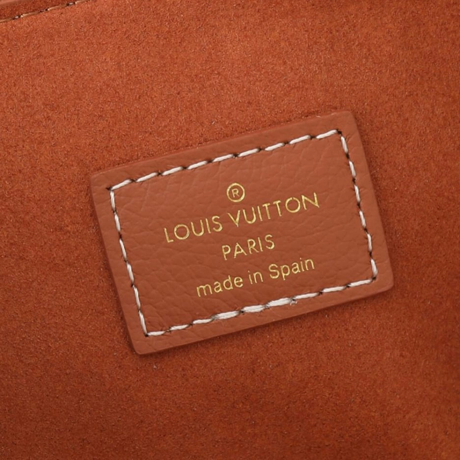 Stretchable LV Low Key Bumbag 507