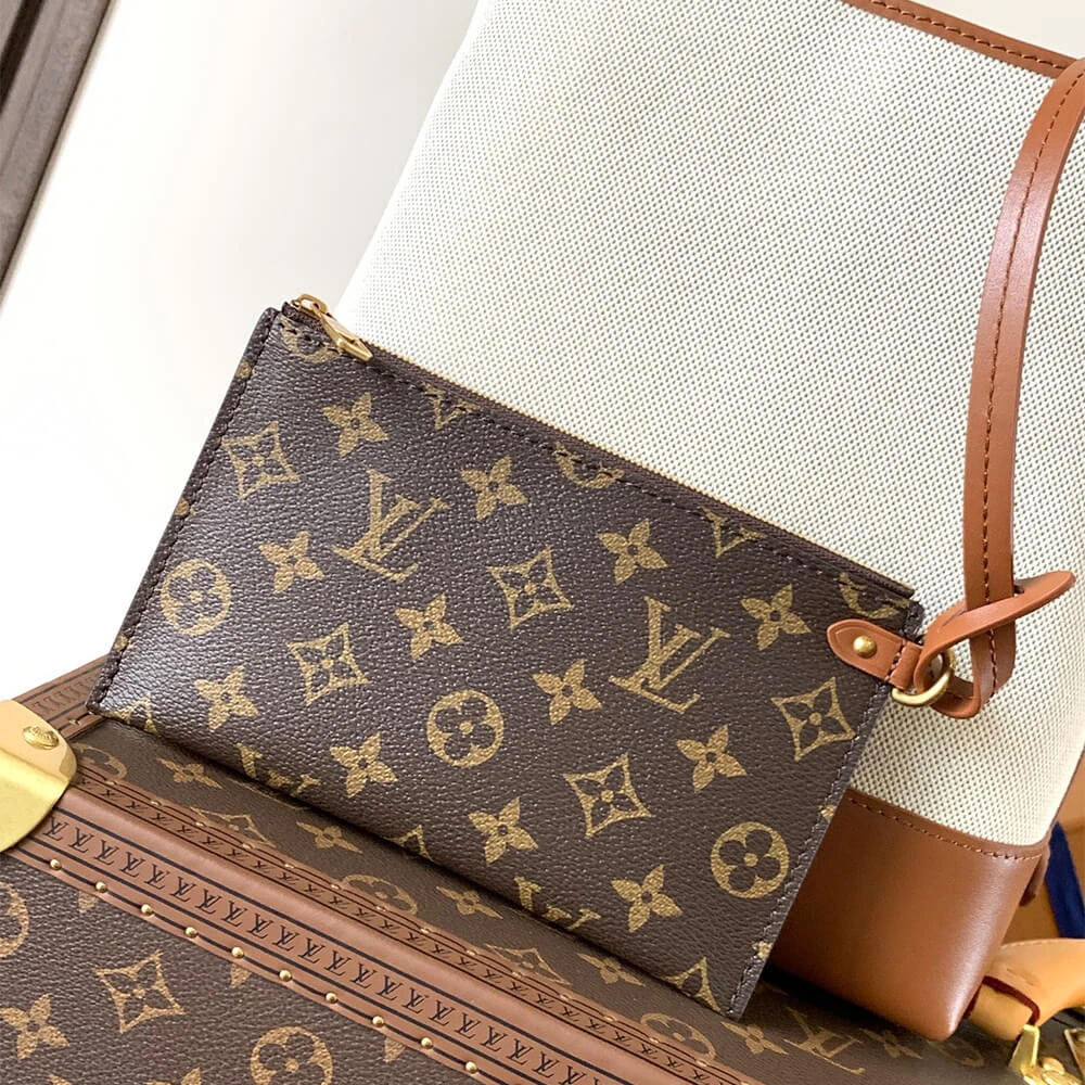 LV Low Key Hobo PM(HIGH-END) AllSeason 135