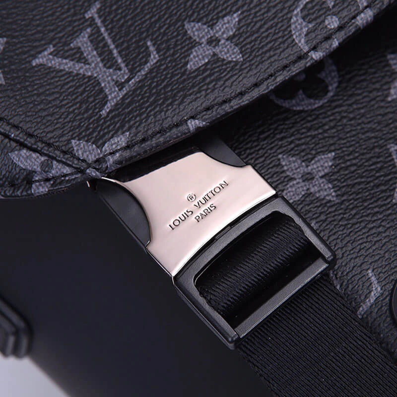 LV Messenger MM Voyager Affordable 820