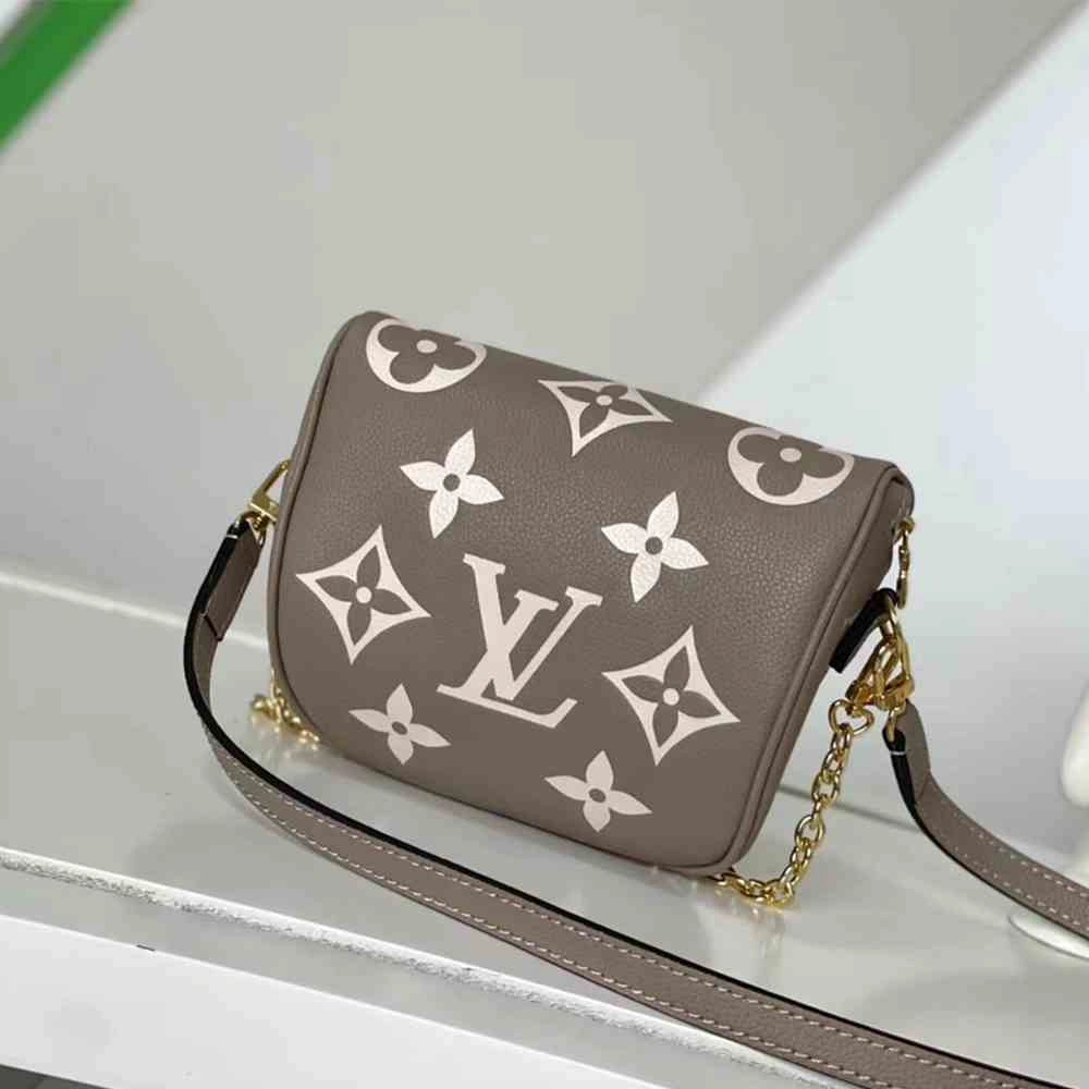 LV Mini Bumbag Practical 126