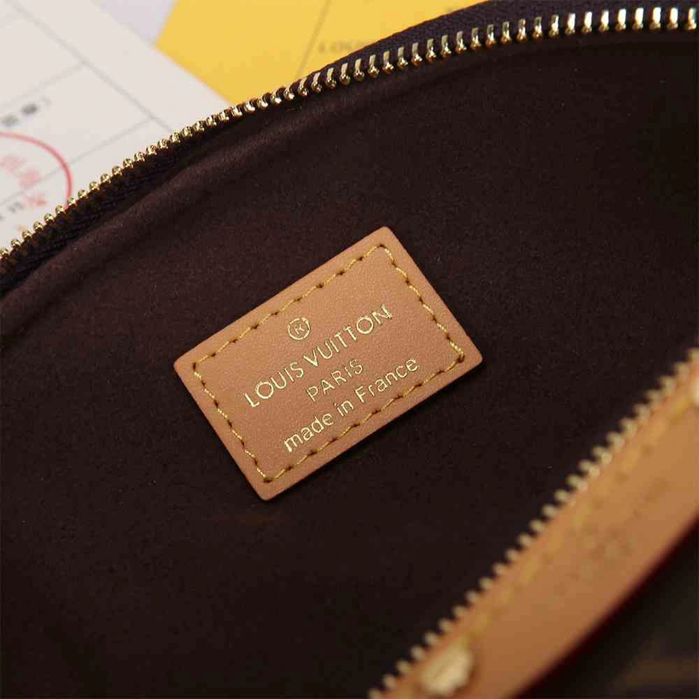 Fashionable LV Mini Bumbag 122