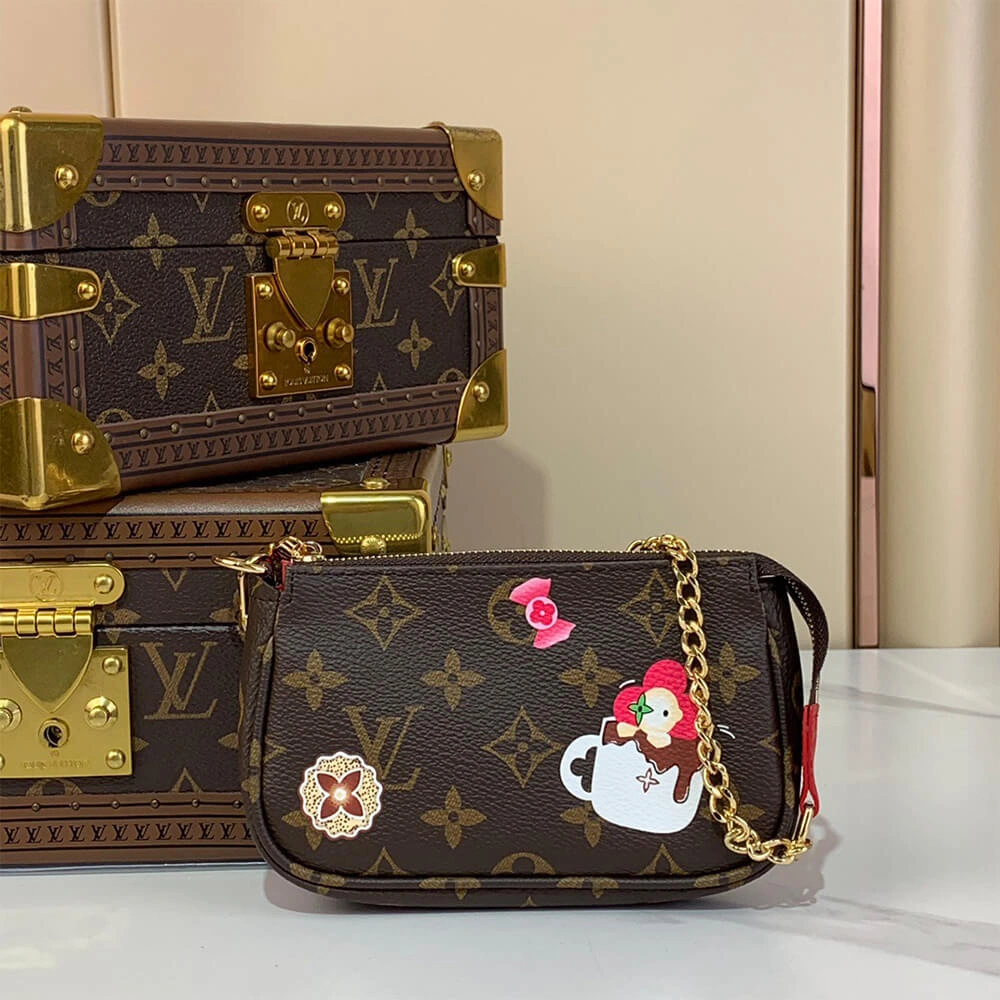 Durable LV Mini Pochette Accessoires 487