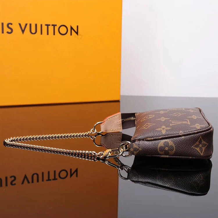 LV Mini Pochette Accessoires Soft 822