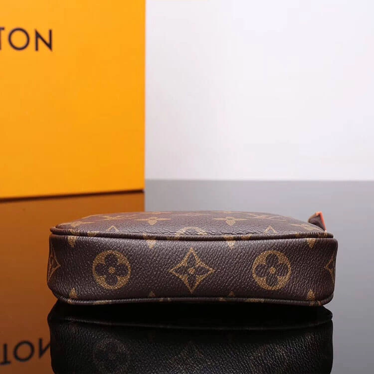 LV Mini Pochette Accessoires Soft 822