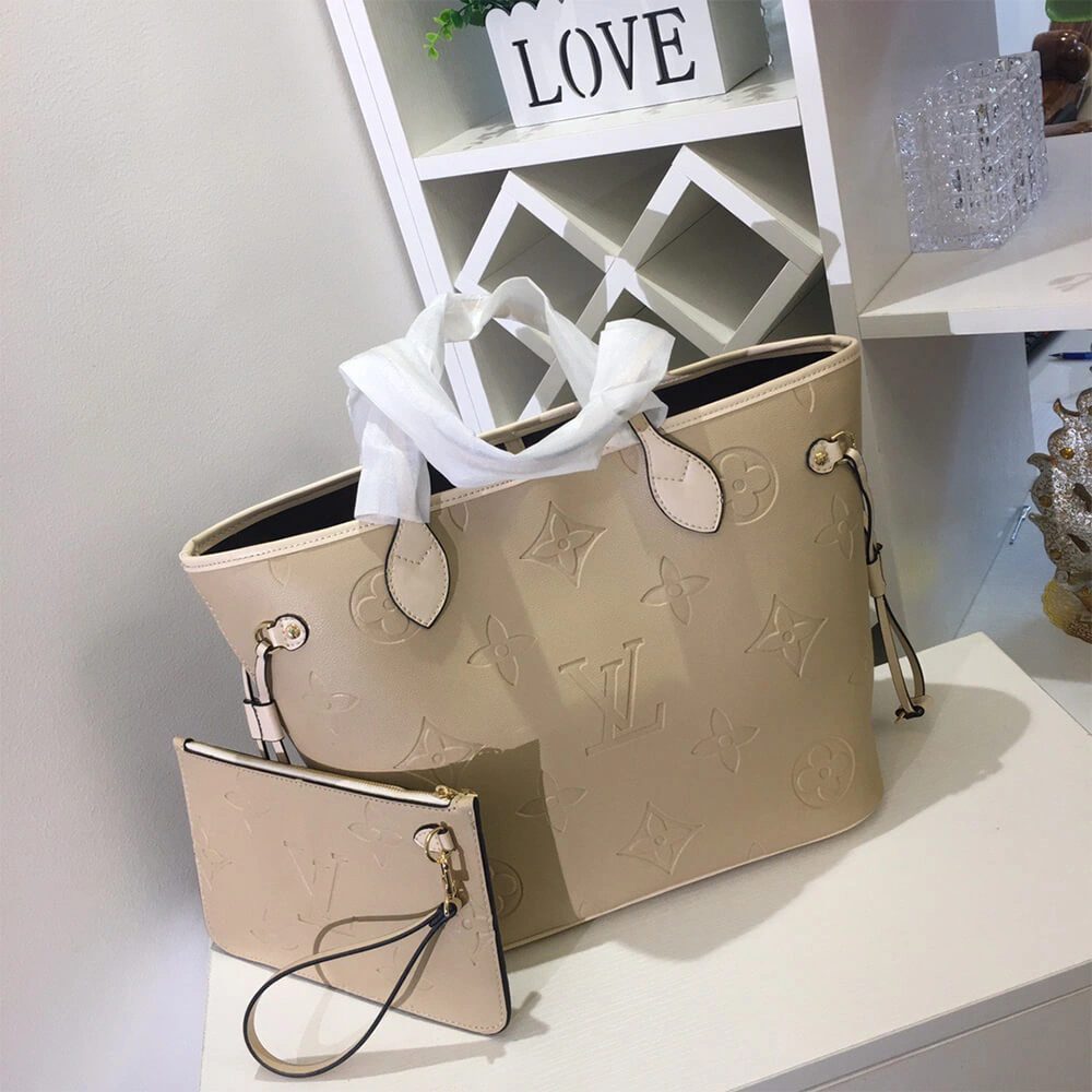 Sophisticated LV NEVERFULL MM 556