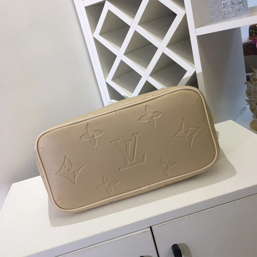 Sophisticated LV NEVERFULL MM 556