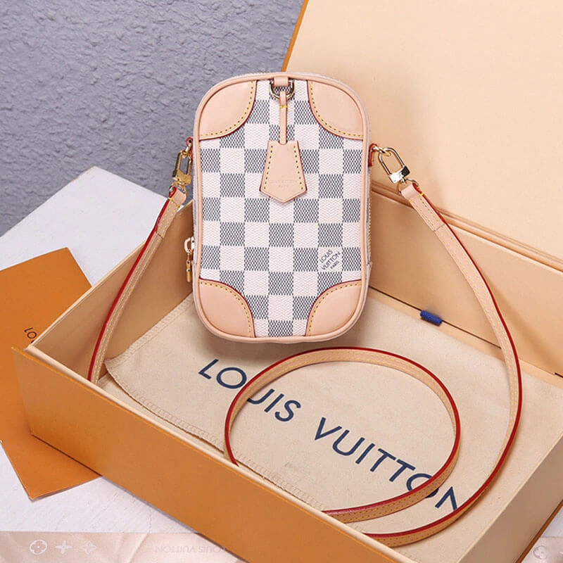 Fashionable LV Neokapi Pouch 771