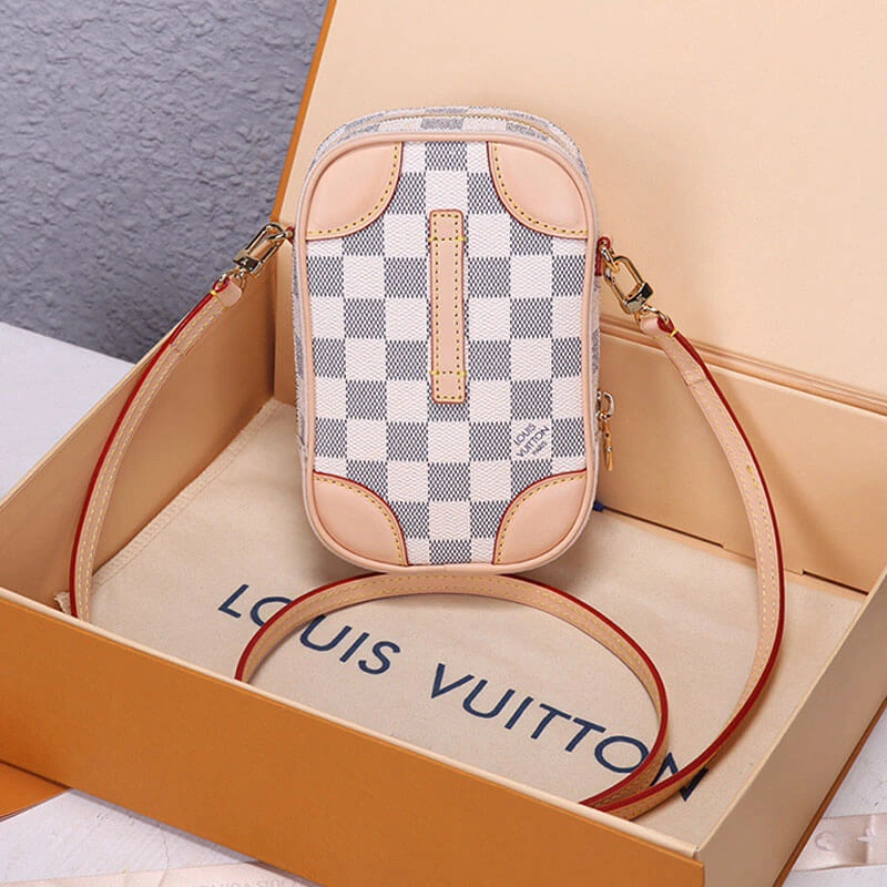 Fashionable LV Neokapi Pouch 771