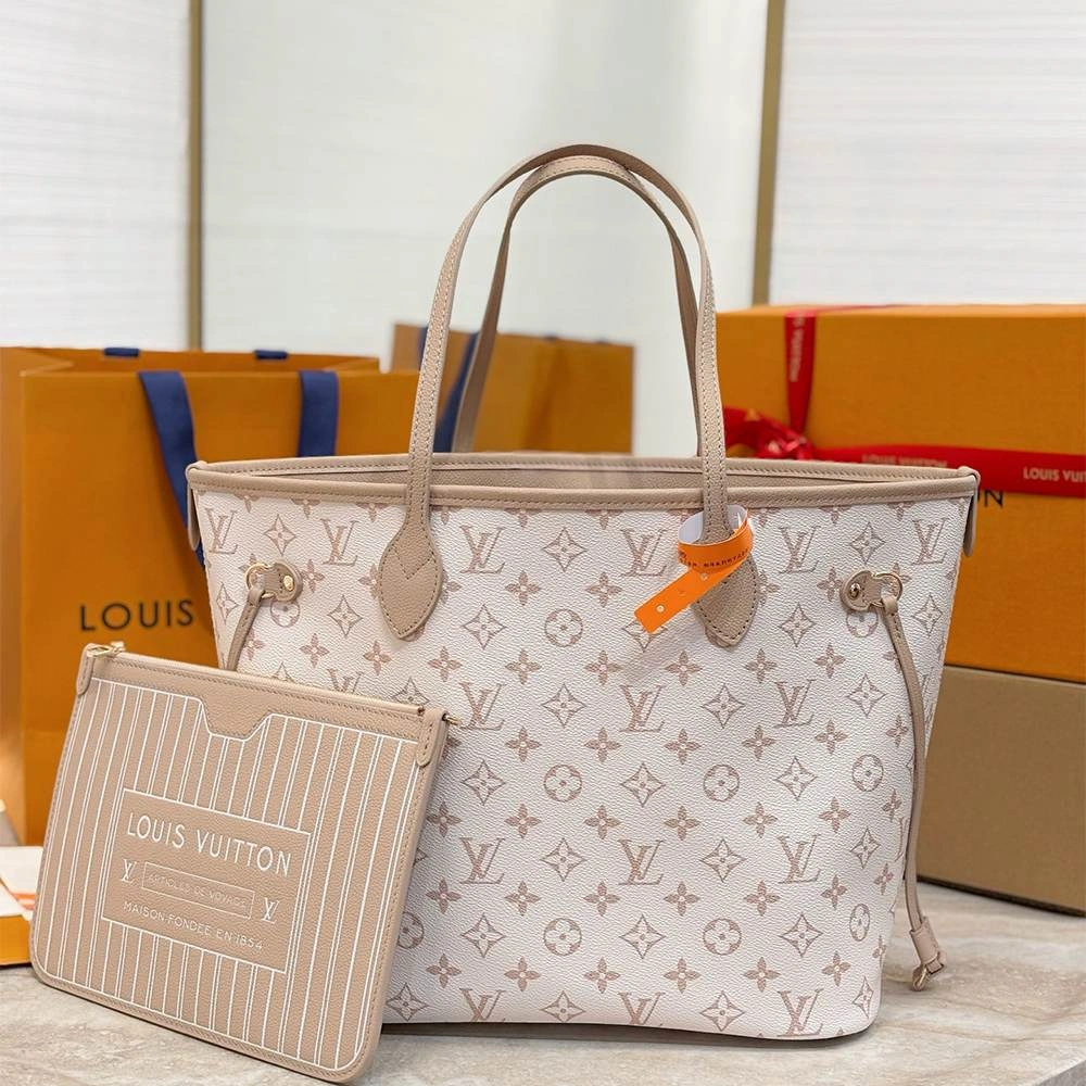 Effortless LV Neverfull Inside Out MM 3