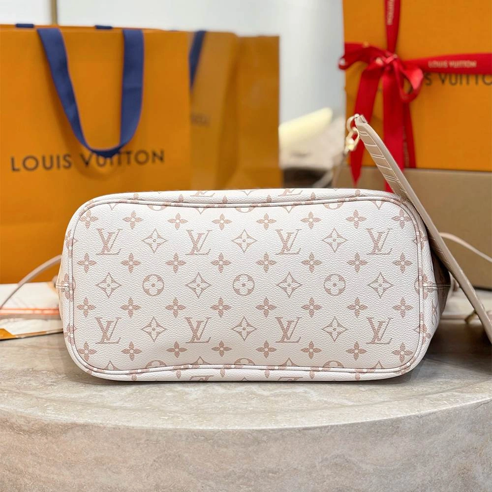 Effortless LV Neverfull Inside Out MM 3