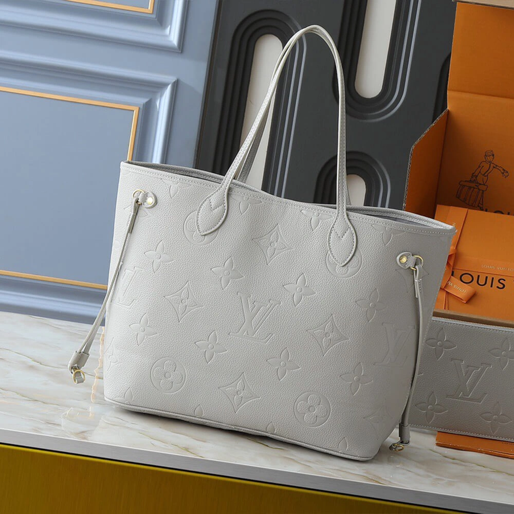 Seasonal LV Neverfull MM 243