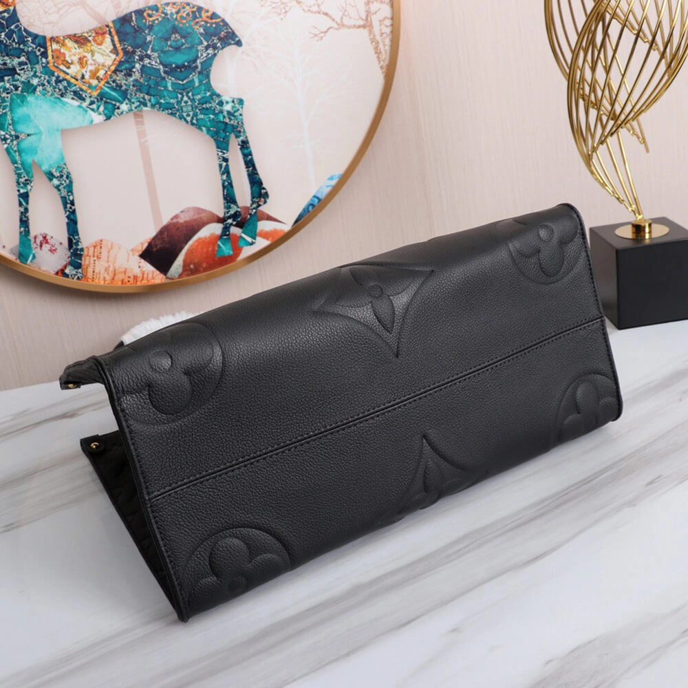 LV ONTHEGO MM TechFriendly 643