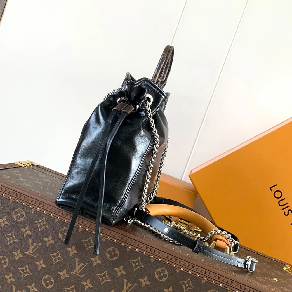 Modern LV Off Duty Backpack Vibe(HIGH-END GRADE) 48