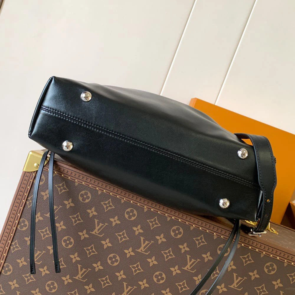 Attractive LV Off Duty Vibe MM(HIGH-END GRADE) 39