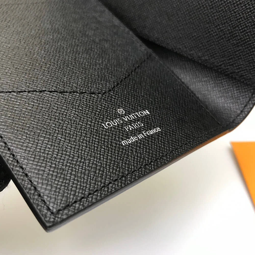 Efficient LV PASSPORT COVER 605