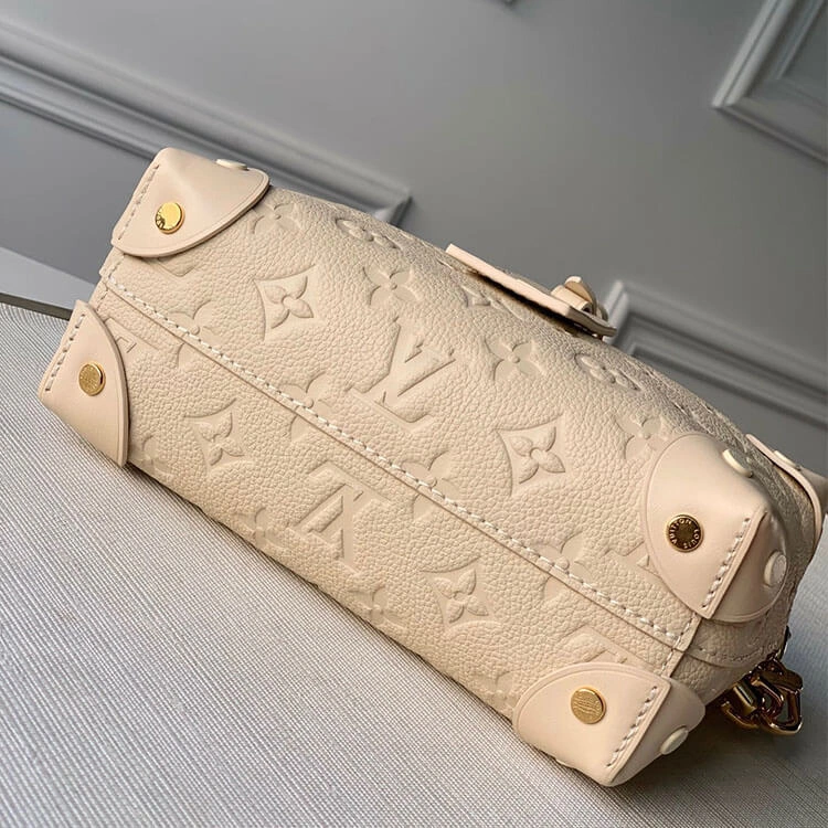 Cozy LV Petite Malle Souple Handbag 943