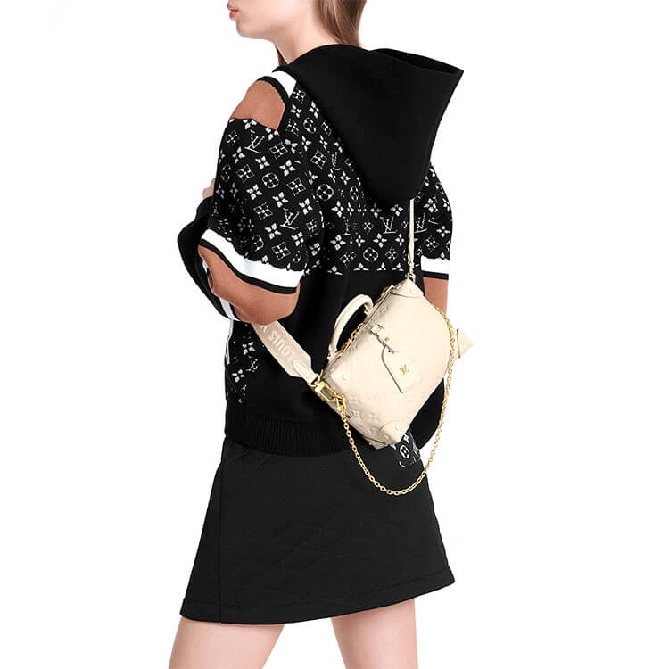 Cozy LV Petite Malle Souple Handbag 943