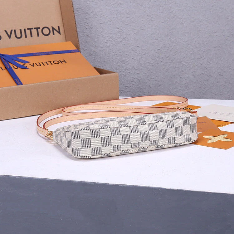 LV Pochette Accessoires GoAnywhere 837