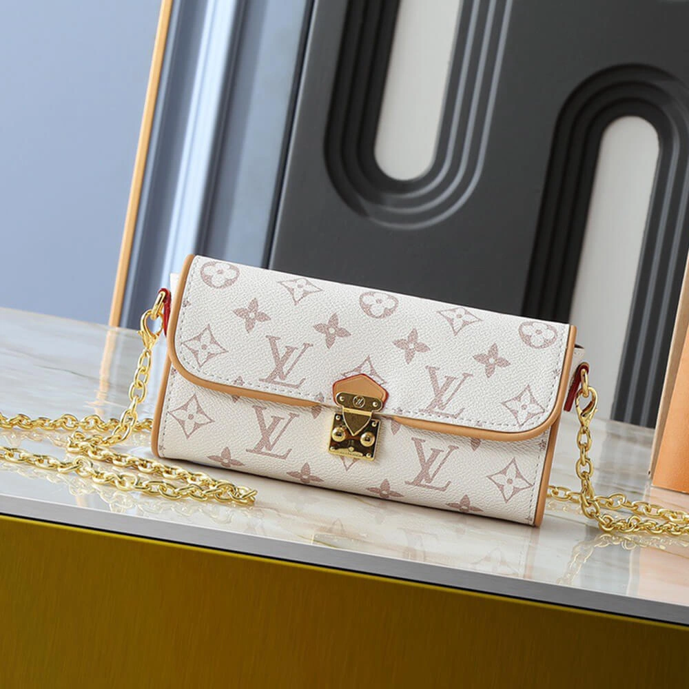 Durable LV Pochette Camille 34
