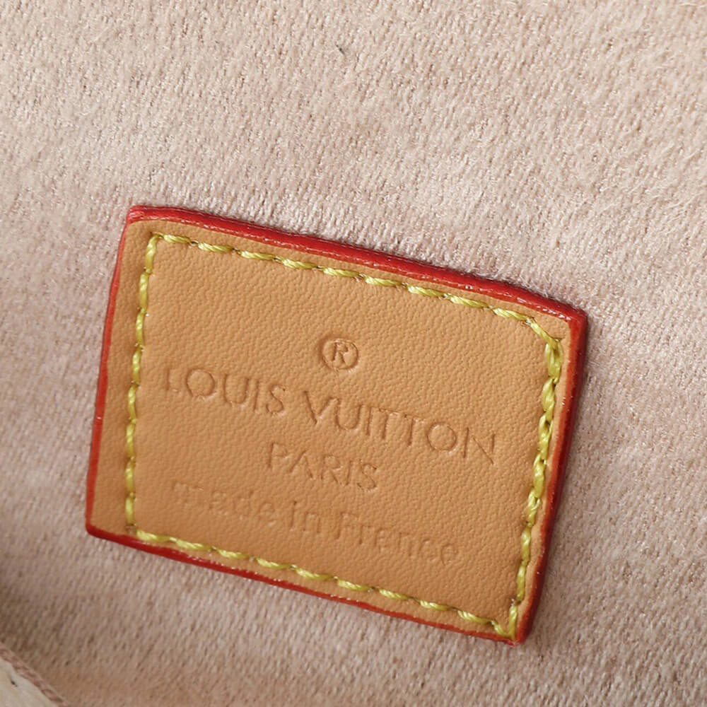 Durable LV Pochette Camille 34