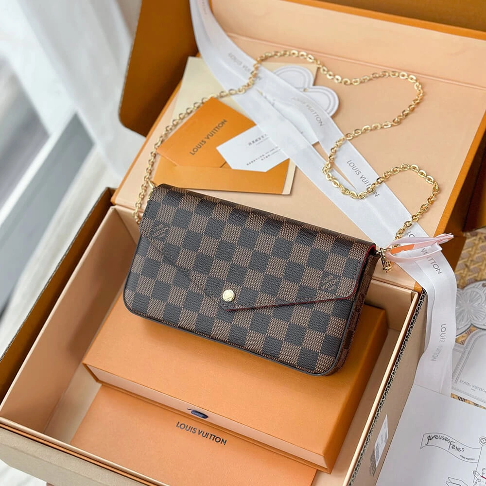 FlexibleFit LV Pochette Félicie 266