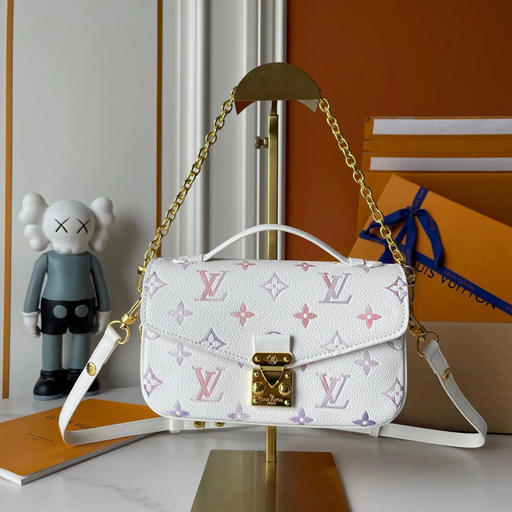 Unisex LV Pochette Métis East West 248