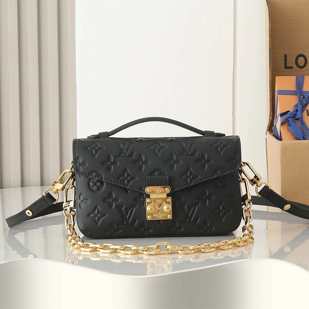 LV Pochette Métis East West Bold 54