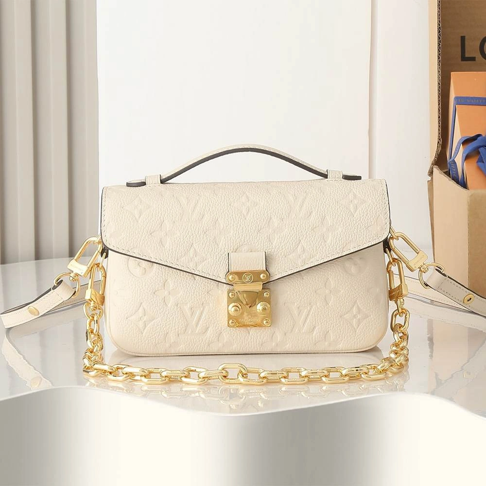UrbanChic LV Pochette Métis East West 42