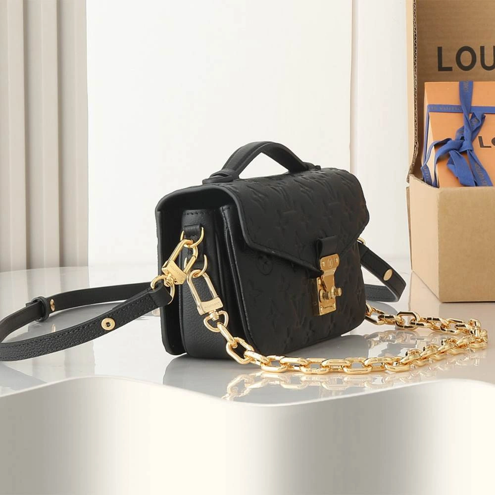 LV Pochette Métis East West Bold 54