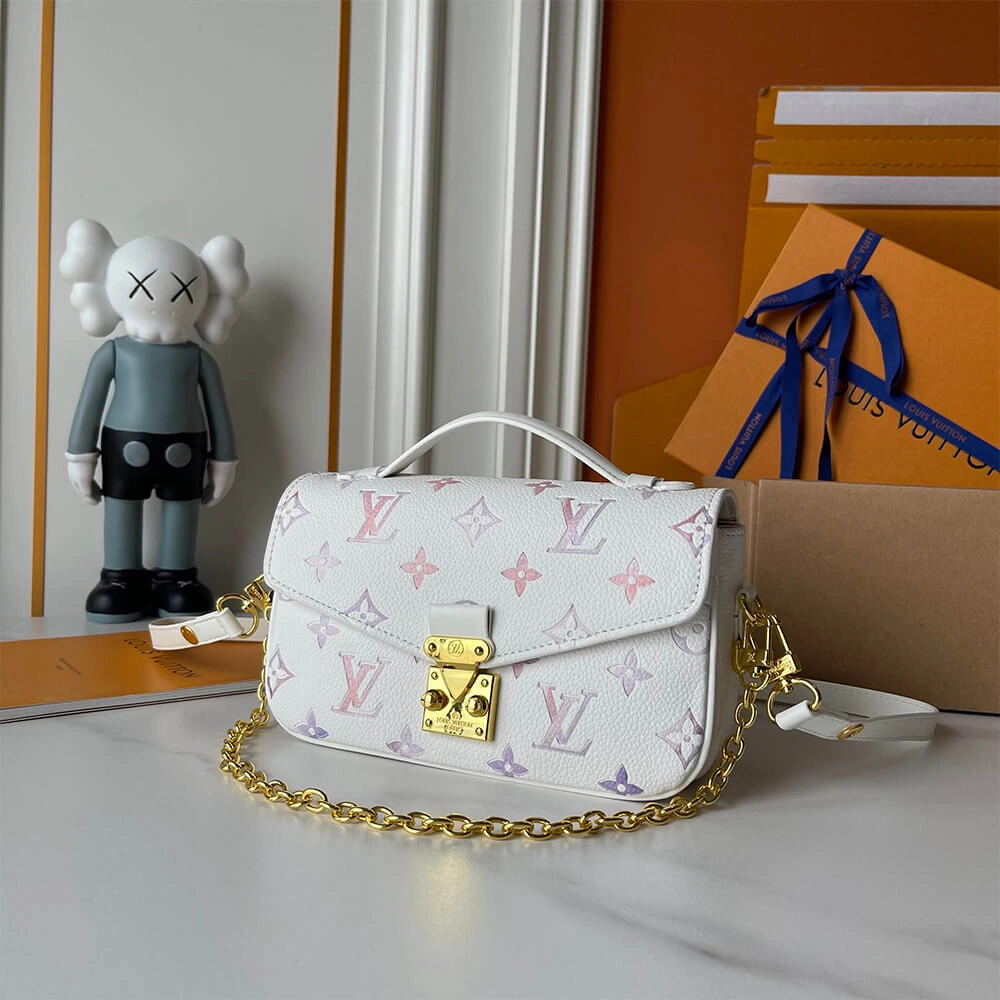 Unisex LV Pochette Métis East West 248