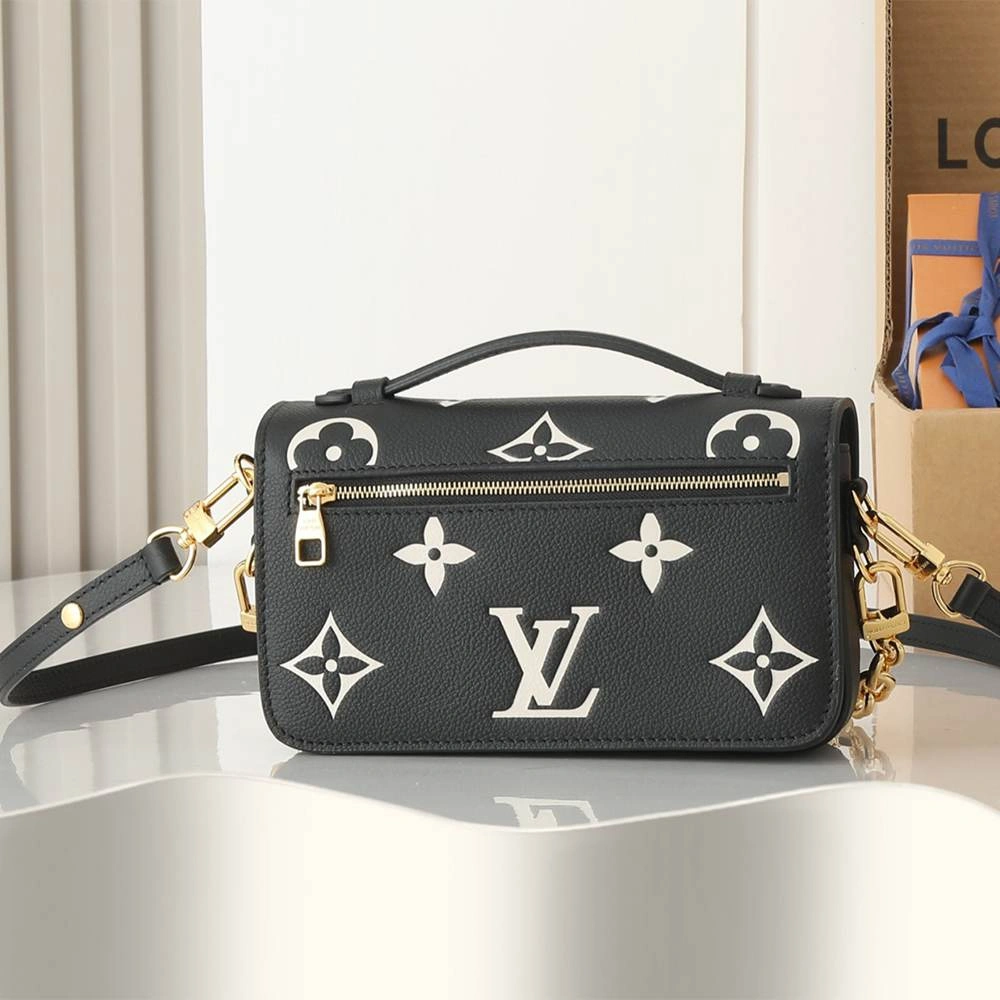 LV Pochette Métis East West ZipUp 46