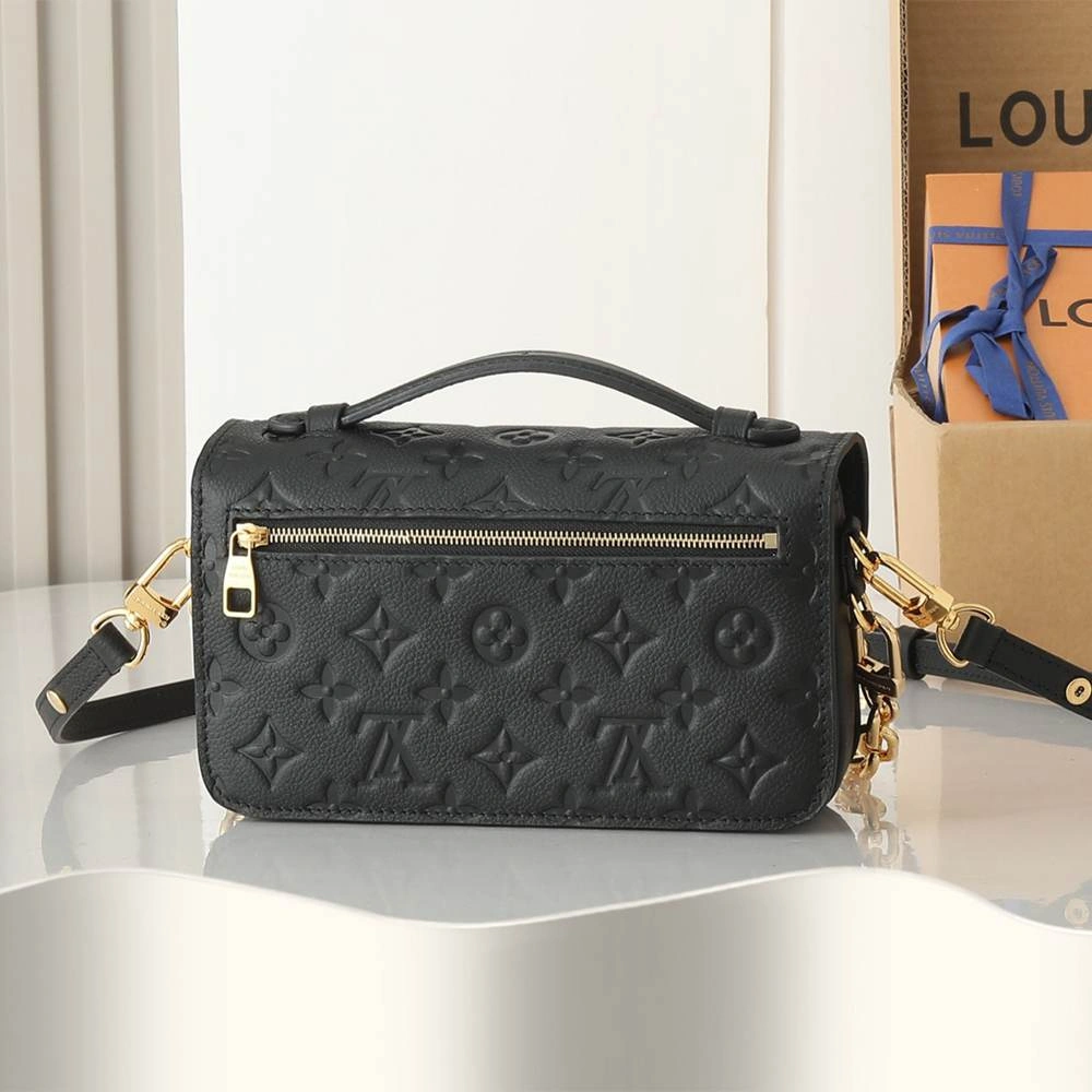 LV Pochette Métis East West Bold 54